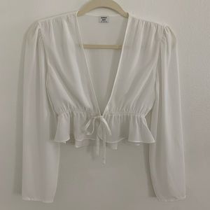 Aritzia cropped tie front blouse